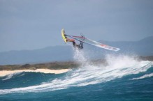 La Côte des Baies : un haut lieu mondial pour la pratique du windsurf et du kitesurf 