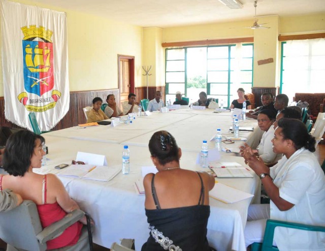 Rencontre entre jeunes et élus à l'Hôtel de Ville d'Antsiranana