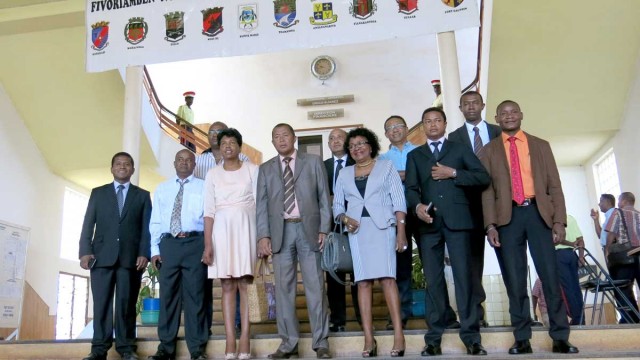 Outre le maire d’Antsirabe, qui est le président de l’AMGVM, ceux d’Antsiranana, de Fianarantsoa, de Mahajanga, de Taolagnaro, de Sainte Marie avaient également répondu à l’appel.