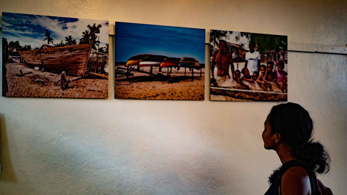 L'exposition de Denis Rion est sur la culture et les petits métiers qui se pratiquent à Morondava et sa région - Photo: Denis Rion