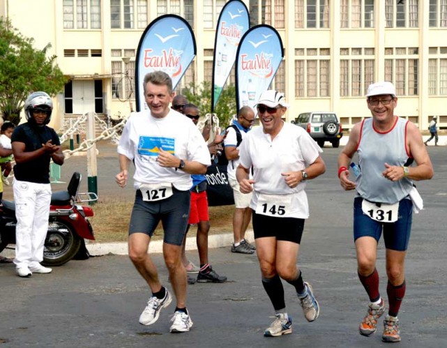 L'ambassadeur de France court le Marathon de Diego Suareza