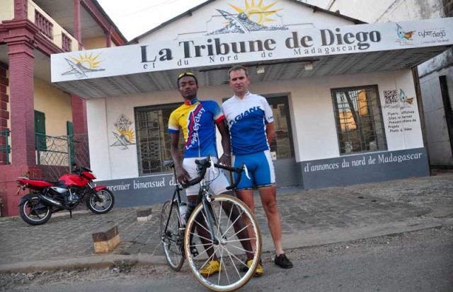 Christophe Graire et Justin Lahantsoa de l'équipe qui représentera Diego Suarez au 9ème Tour Cycliste de Madagascar