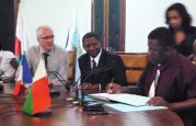 Signature de deux conventions de coopération entre le Département de Mayotte et la Région DIANA