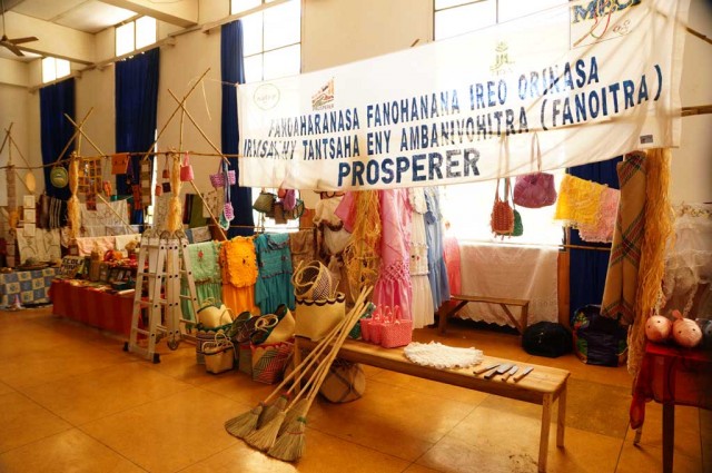 Exposition des artisans à l'Hôtel de Ville d'Antsiranana