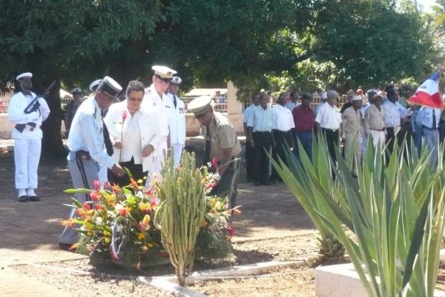 Célébration du 8 mai au cimetière militaire français de Diego Suarez
