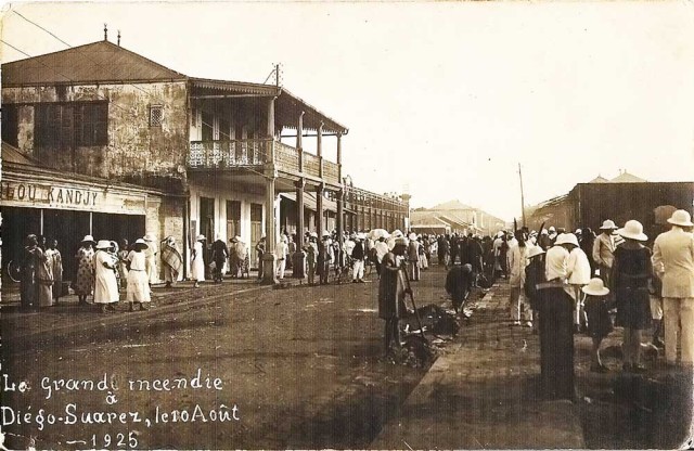 La rue Colbert après l’incendie du 10 août 1925