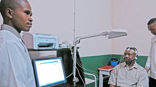 Un électroencéphalogramme pour l’Hôpital Be d'Antsiranana