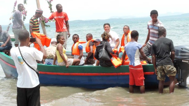 L’association des pêcheurs « Mpanjono Miharadia » de Ramena a reçu un bateau de 7m 50 avec un moteur marque d’Yamaha de 25 CV, et deux filets de 220 m ainsi que huit gilets de sauvetages venant de l'ONG le Missouri Botanical Garden 