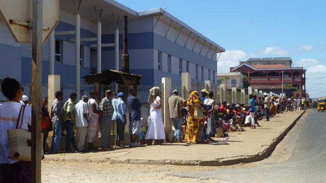 La sélection des patients s’est déroulée au CHU Tanambao où la file d’attente était longue le premier jour