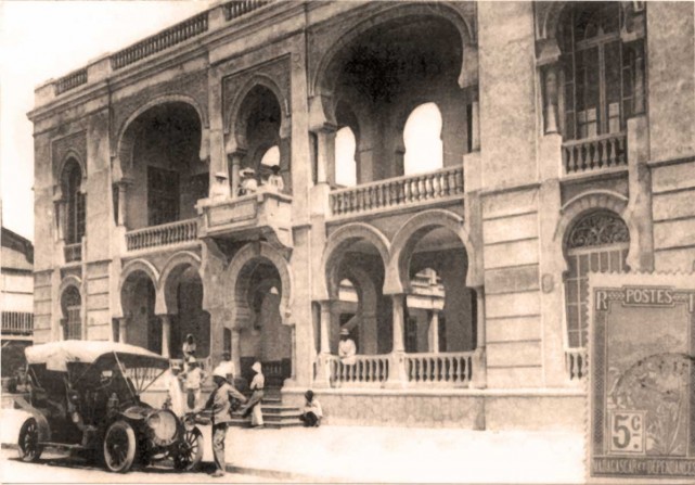 Construit en 1910, l’Hôtel des Mines est le symbole de la réussite d’Alphonse Mortages. Il devint rapidement le plus bel hôtel de Madagascar