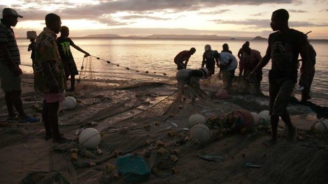 La décision du ministère s’applique sur tout le territoire de Madagascar. Les pêcheurs qui utilisent encore cette technique de pêche traditionnelle doivent changer complètement leur méthode de pêche et leurs filets
