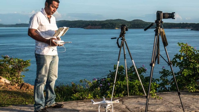 En cherchant à suivre le niveau international en matière audio et vidéo. Les producteurs malagasy se heurtent à des problèmes de matériel et d’équipement. Ils doivent donc louer le matériel à des tarifs élevés qui grêvent fortement la rentabilité de leur activité.